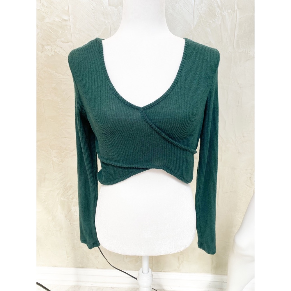 NWOT Dark Green Crop Sweater